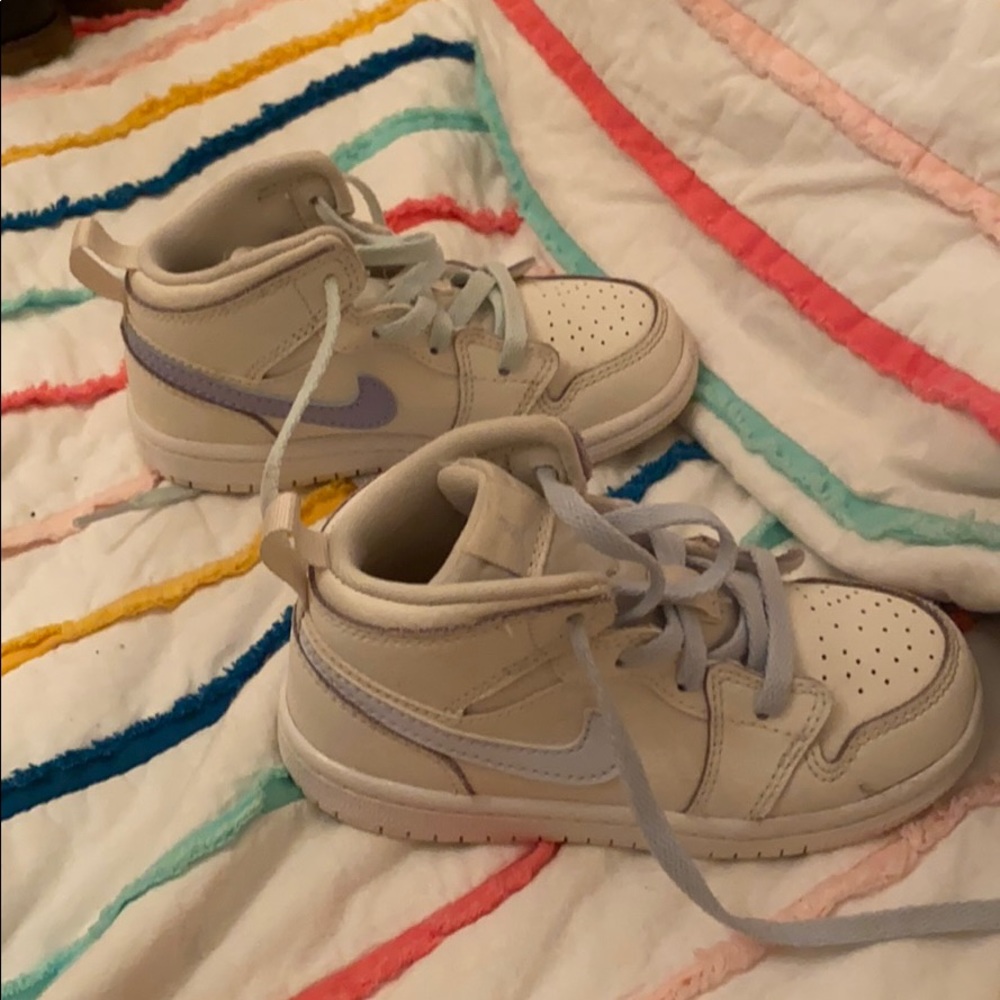 Nike - Picture 2 of 2